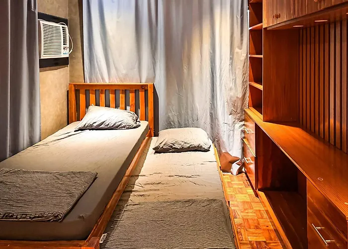4 Bedroom With Garage Up To 12 Guests - Near Airport Walking Distance To Stores And Restaurants Holiday home Manila