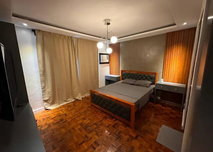 Holiday home 4 Bedroom With Garage Up To 12 Guests - Near Airport Walking Distance To Stores And Restaurants Manila
