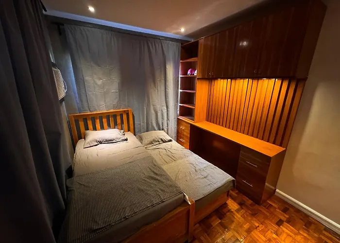 Holiday home 4 Bedroom With Garage Up To 12 Guests - Near Airport Walking Distance To Stores And Restaurants Manila
