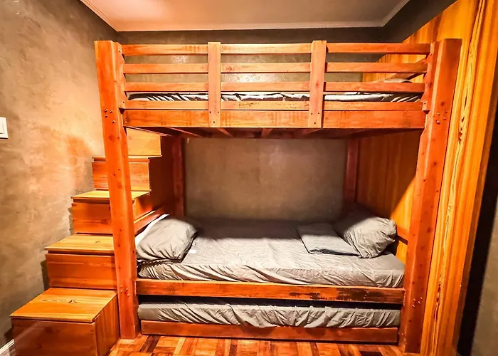 4 Bedroom With Garage Up To 12 Guests - Near Airport Walking Distance To Stores And Restaurants Holiday home Manila