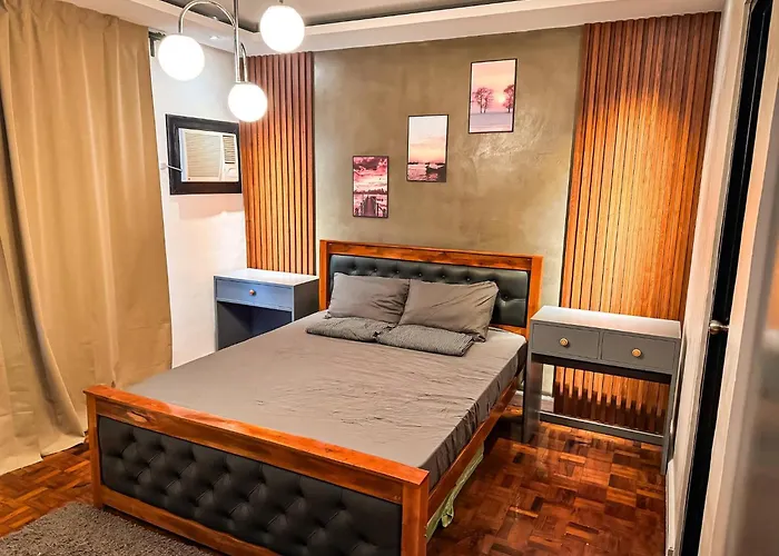 4 Bedroom With Garage Up To 12 Guests - Near Airport Walking Distance To Stores And Restaurants *